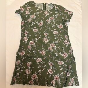 Adorable sage green 90s style dress